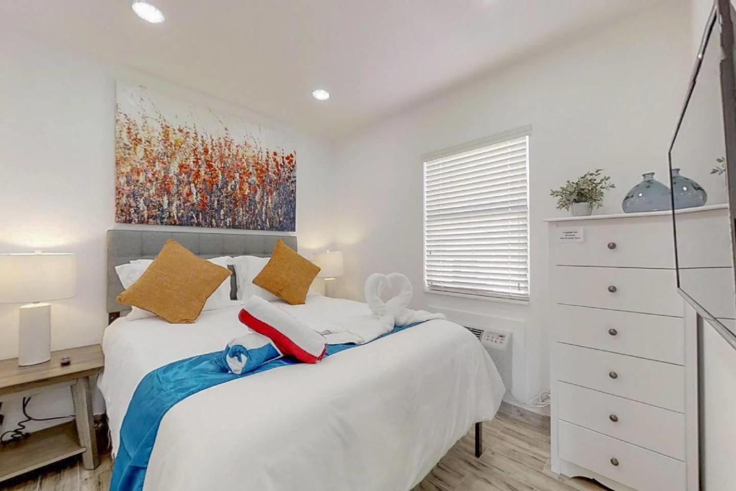 Chick & Fashionable 1 Bedroom Apt Beach Unit # 4 Hollywood Dış mekan fotoğraf