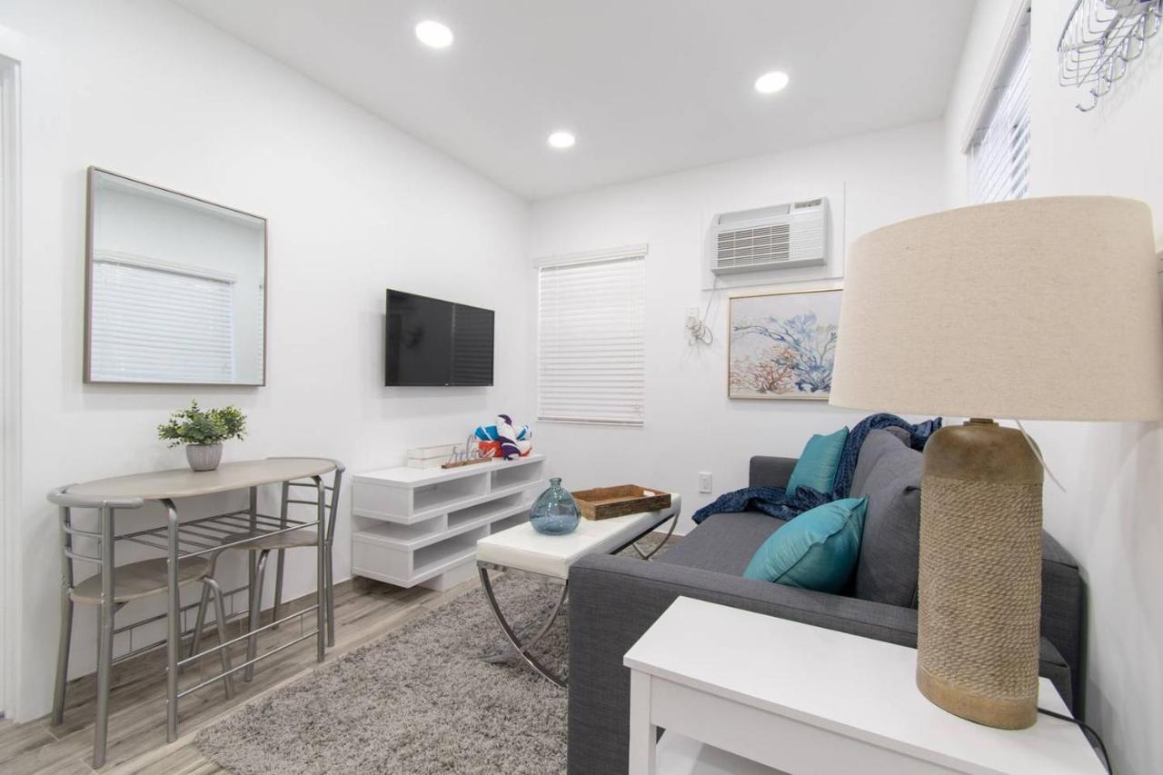 Chick & Fashionable 1 Bedroom Apt Beach Unit # 4 Hollywood Dış mekan fotoğraf